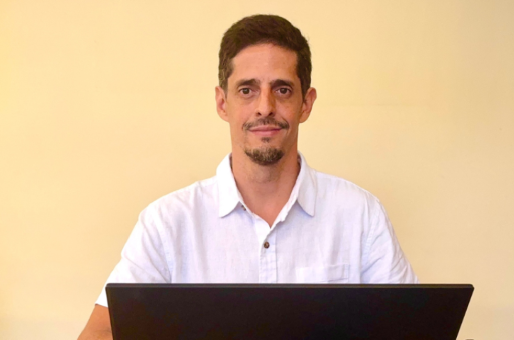 Hugo-Adametes-Notebook Hugo Adametes dando aula de SEO no Notebook
